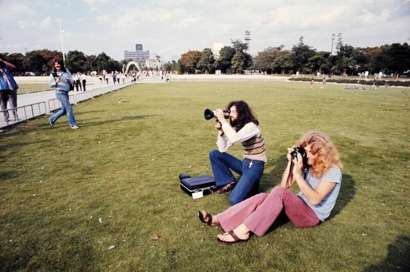 Фотографии «Led Zeppelin», «Queen» и других рок-звёзд, выступавших в Японии в 1970-80-х годах