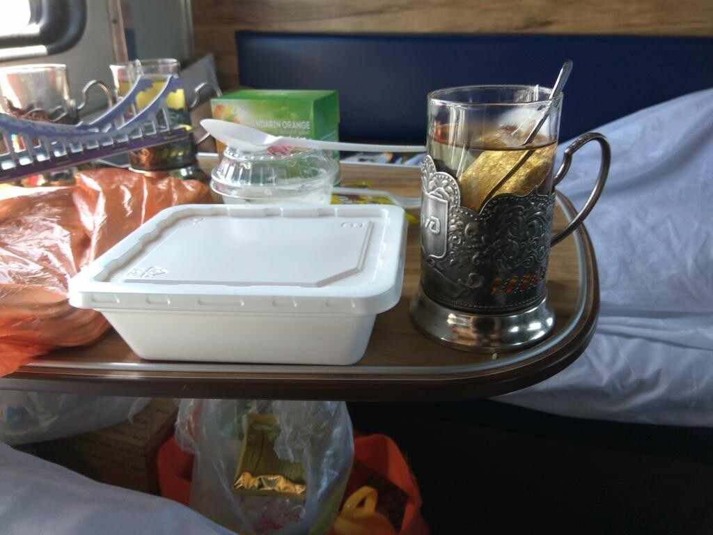 В вагоне ресторане поезда на ужин предлагается
