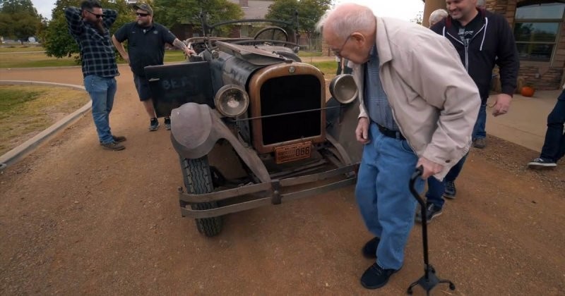 Дедушка прокатился на своем первом автомобиле спустя 62 года