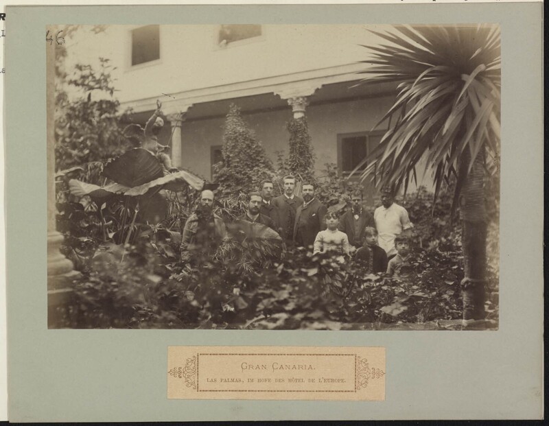 Групповой портрет в саду отеля De l'Europe в Лас-Пальмас де Гран Канария. Канарские острова. 1886