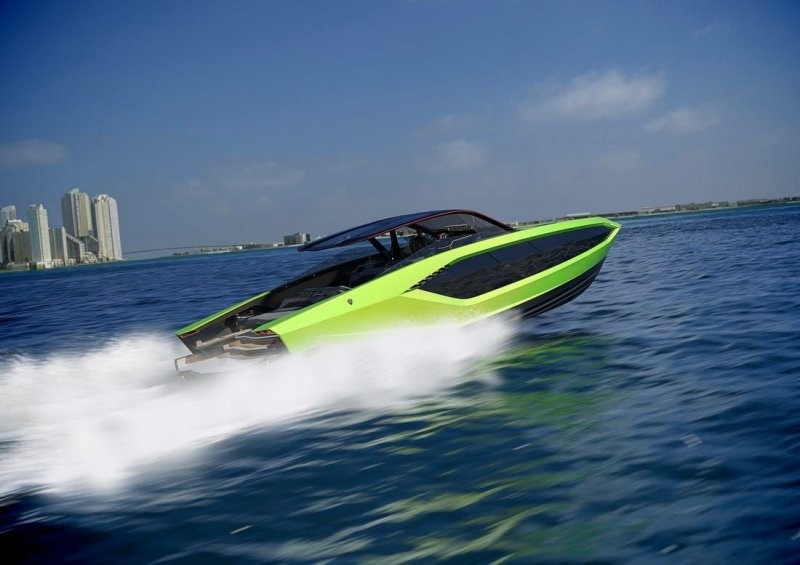 Роскошная моторая яхта, созданная в сотрудничестве с дизайнерами Lamborghini 