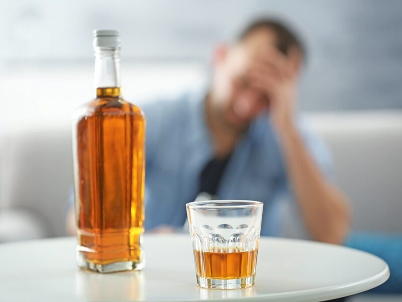 Вы просто пить не умеете: 7 признаков того, что вам надо завязать с алкоголем