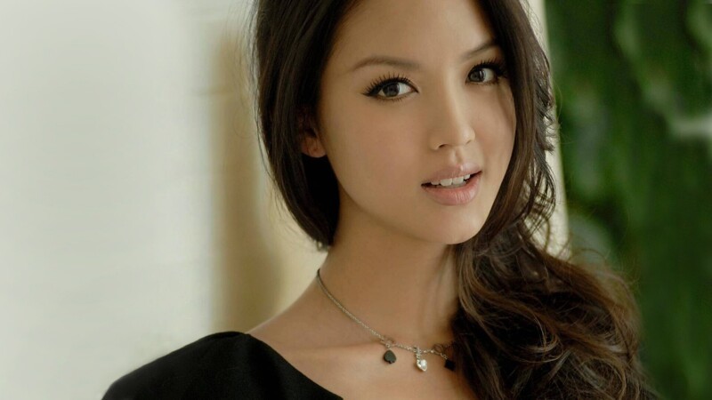 100 красивых азиаток