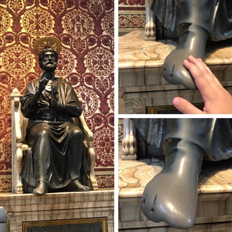 5. Нога бронзовой статуи в Соборе Святого Петра в Ватикане, которую прикосновения сотни тысяч посетителей превратили в носок