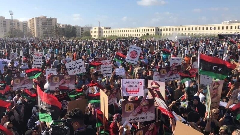 Жители Ливии протестуют против иностранных наемников, бесчинствующих в стране
