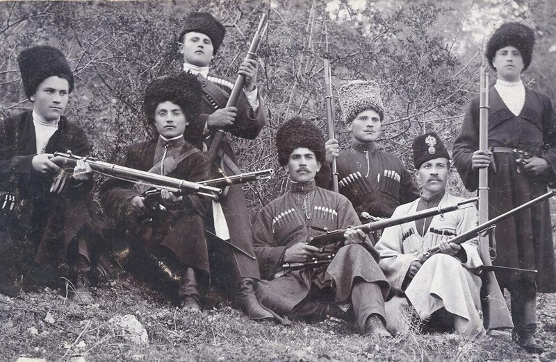 Казаки-загонщики в одном из заповедников на Кавказе