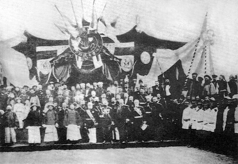 28 августа 1897 года в маленьком приграничном поселке Суйфэньхэ в местности Саньчакоу прошла церемония закладка КВЖД.