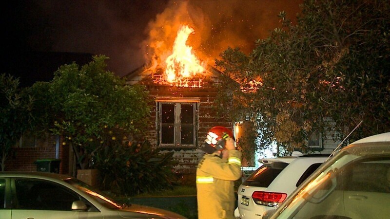 Реальная жизнь страшнее, чем кино: пожарный показал, как выглядит пожар изнутри