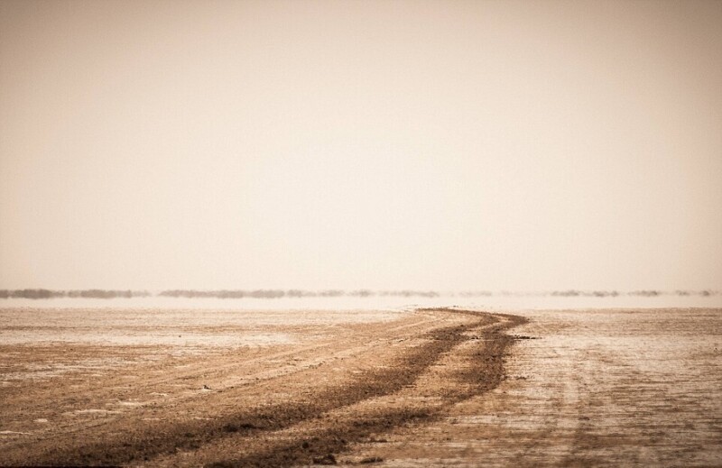 Экспресс Сахара : путешествие через палящую пустыню на товарном поезде