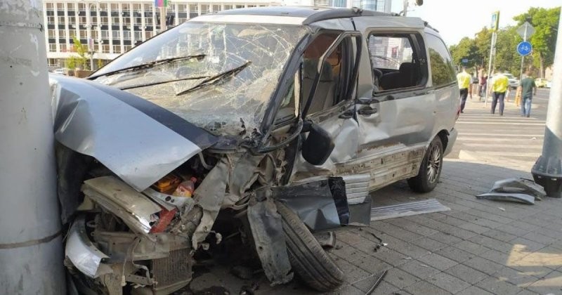 Авария дня. Момент ДТП в Краснодаре в котором пострадал пешеход