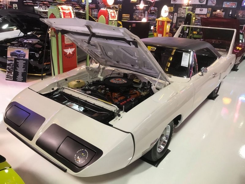 3. Plymouth Superbird 1970 года продали за $203,500 (18 255 000 руб.).