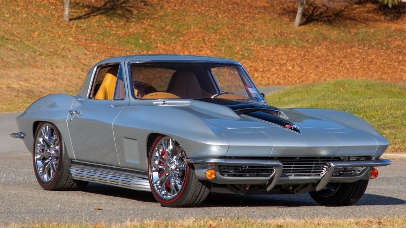 4. Рестомод Chevrolet Corvette 1967 года продали за $200,750 (17 600 000 руб.).
