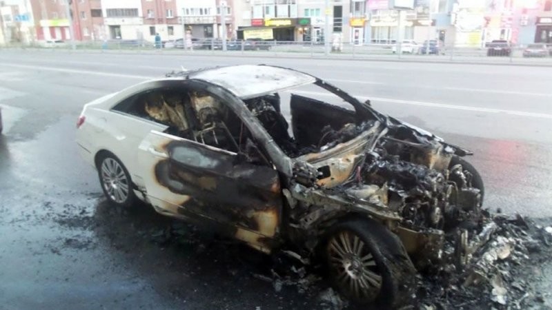 Авария дня. В Екатеринбурге пьяный водитель проехал на красный и сбил мотоциклистов