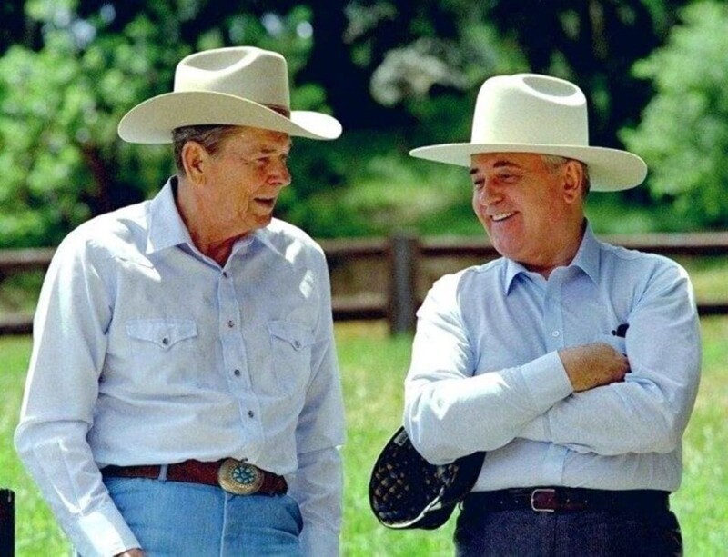 Рейган и Горбачев на ранчо Рейгана в Калифорнии, 1992 год.