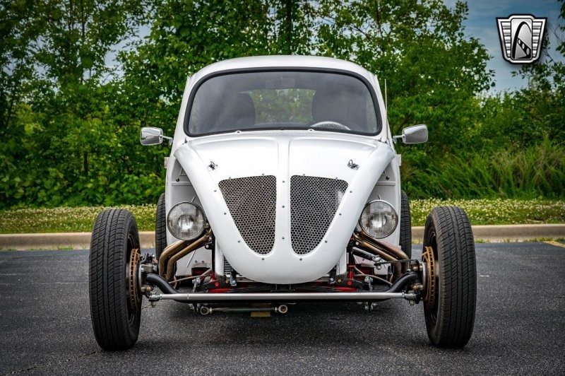«Volksrod» — старенький Volkswagen Beetle с мотором V8 от Chevrolet