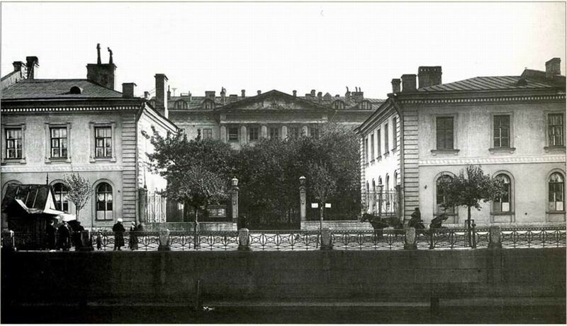 Вид главного фасада Императорского Воспитательного дома (наб. реки Мойки, 52)