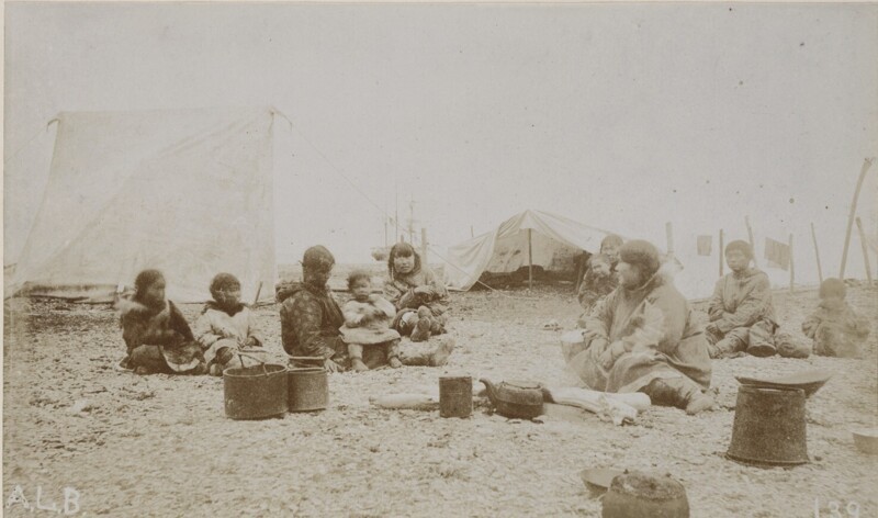 Лагерь эскимосов в Порт-Кларенс