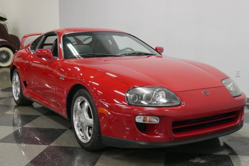 Эта Toyota Supra 1997 года будет стоить вам почти вдвое больше, чем новая Supra