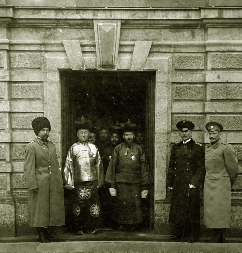 Прямой потомок Чингисхана Тугс-Очирын Намнансурэн в Санкт-Петербурге, ноябрь 1913 года.