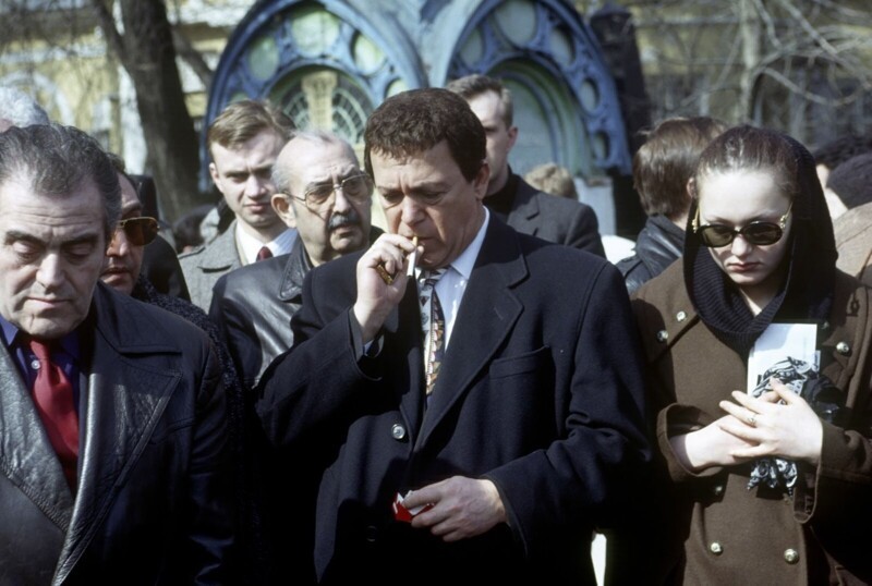  5 апреля 1994. Иосиф Кобзон на похоронах известного криминального авторитета Отари Квантришвили