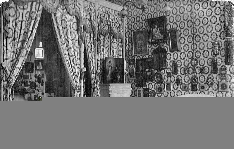 Интерьер спальни императрицы Александры Федоровны в Александровском дворце Царского села