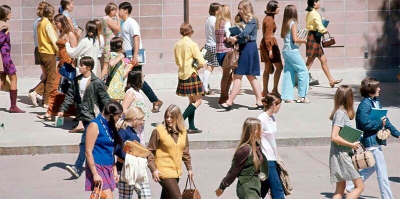 Как одевались американские старшеклассницы в эпоху хиппи