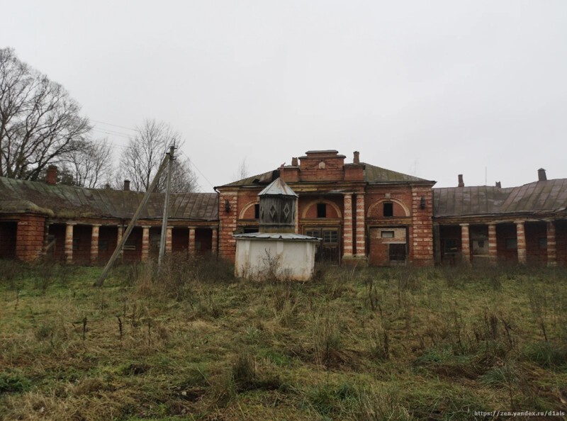 Почему Россия предлагает помощь в восстановлении Нотр-Дама, и превращает в руины свою архитектуру?