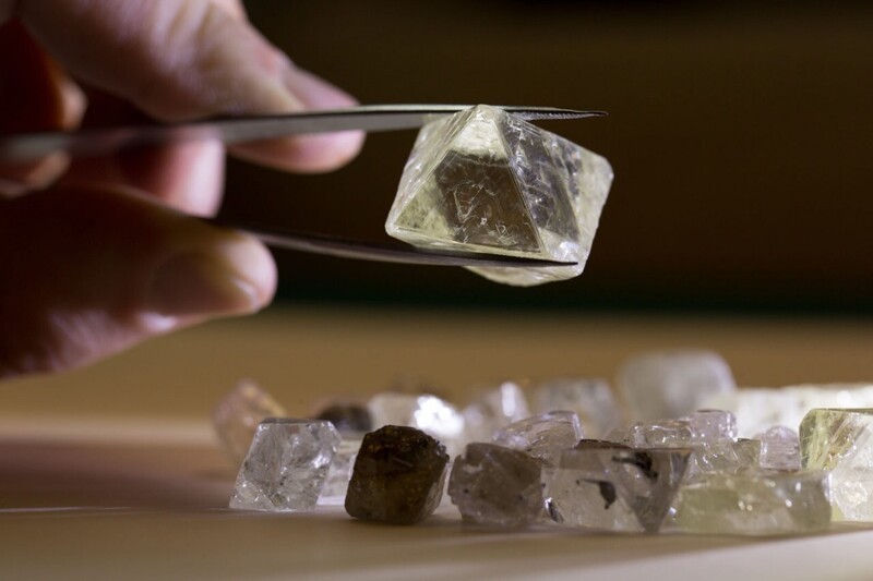 Камчатские вулканы извергаются неизвестными алмазами