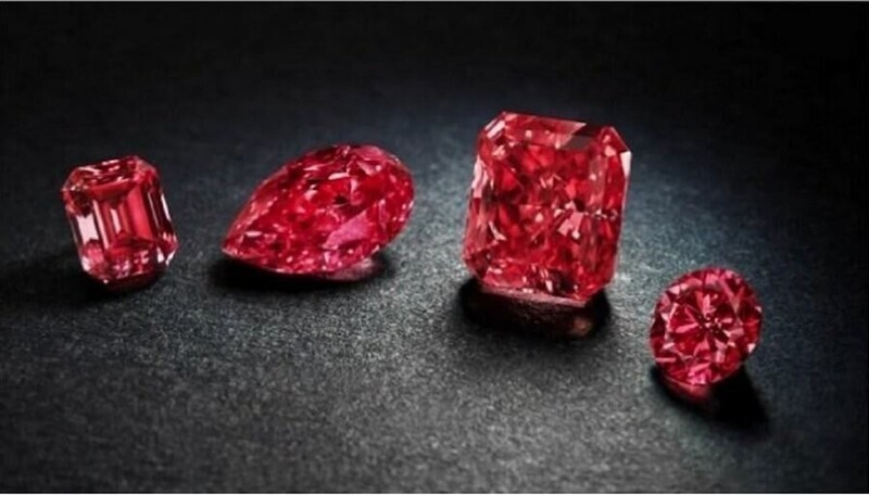 14. Самыми дорогими драгоценными камнями в мире считаются красные бриллианты.