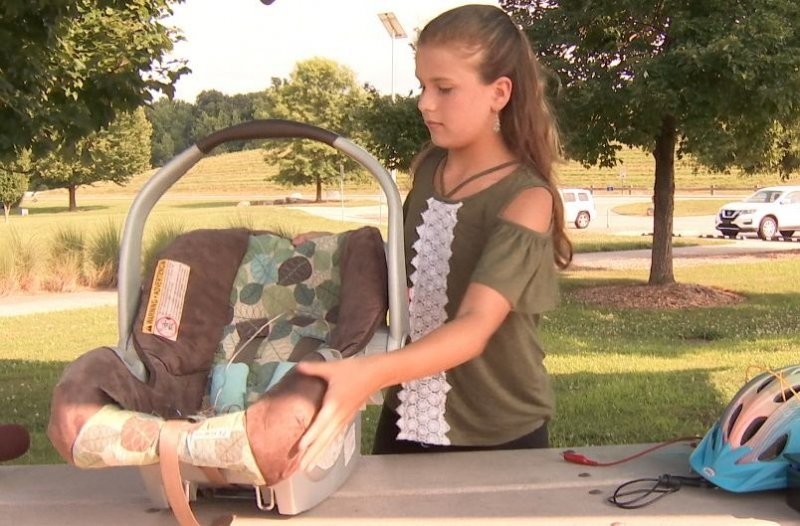 12-летняя девочка создала автомобильное сиденье, которое помогает предотвратить гибель детей