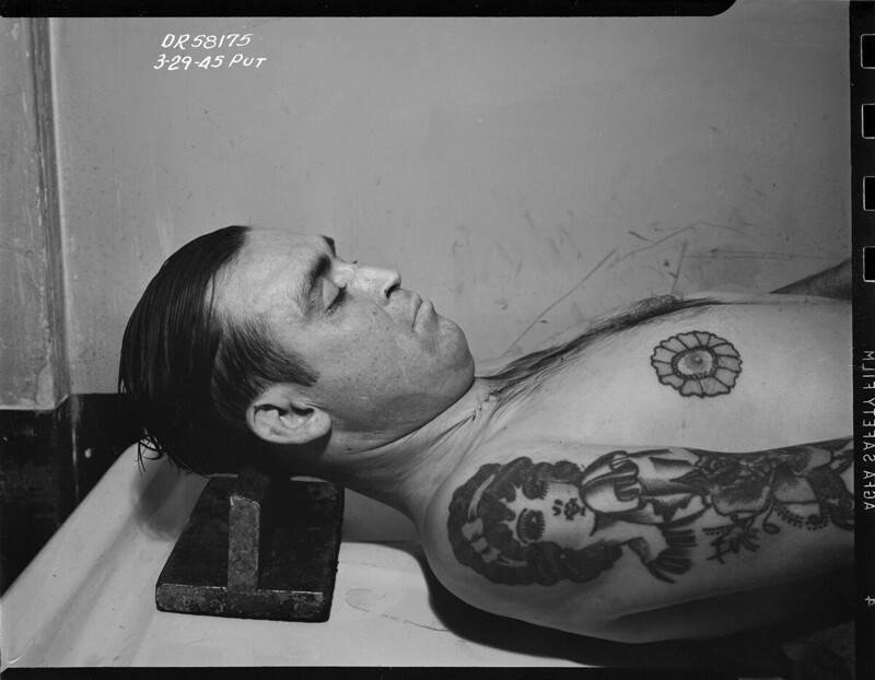 Убитый в морге, 1945