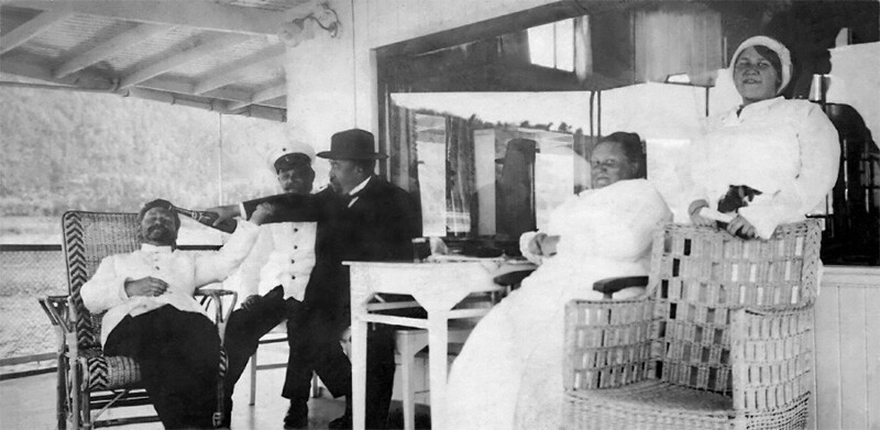М.А.Попова на палубе парохода (в кресле). Волга, 1911 г.
