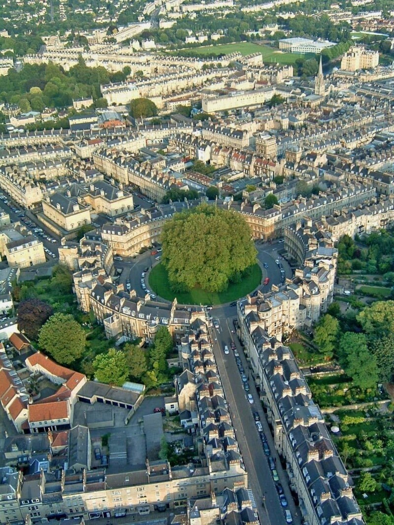 Bath england. Бат Англия. Бат Сомерсет Англия. Бат курорт в Англии. Бат Англия достопримечательности.