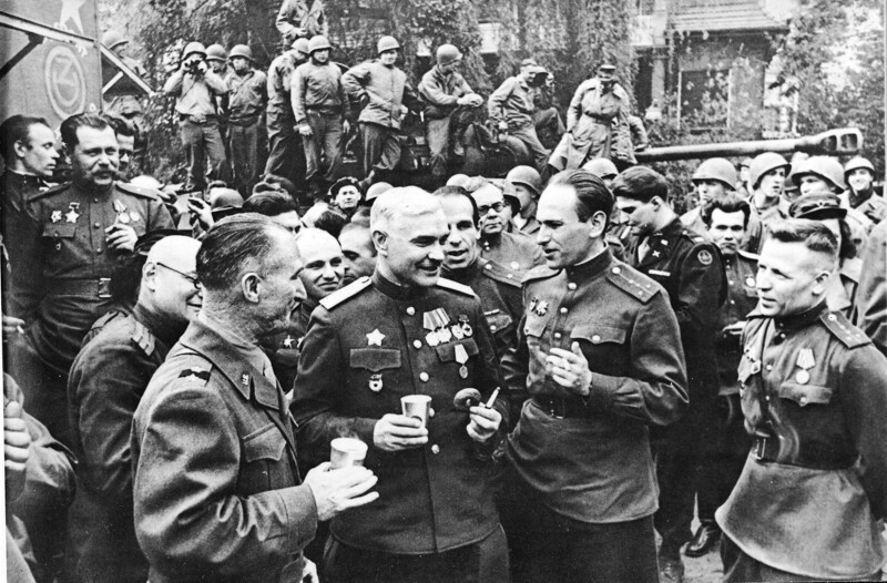 Победил бы СССР союзников, если бы началась война в 1945 году?