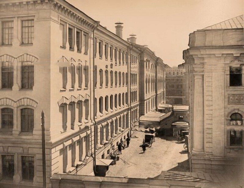 Вид бокового фасада Дома предварительного заключения (со стороны здания Окружного суда)