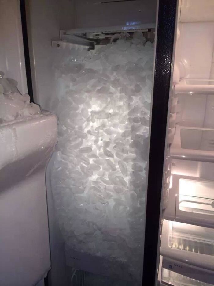 Что будет, если убрать поднос для льда из холодильника с автоматической машинкой для льда?