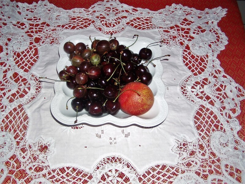Мои фотографии ягод и фруктов. Можно увидеть и пирог