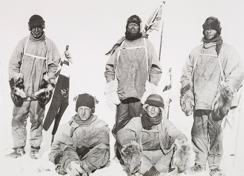 Скотт со своими людьми (слева направо: Оутс, Бауэрс, Скотт Уилсон и Эванс).1911