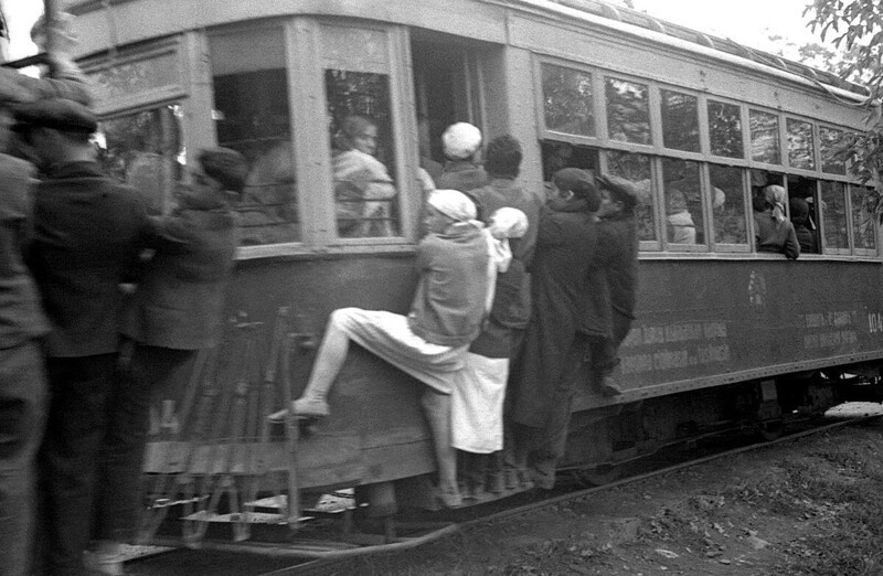 Поездка в трамвае в СССР, 1929 год.