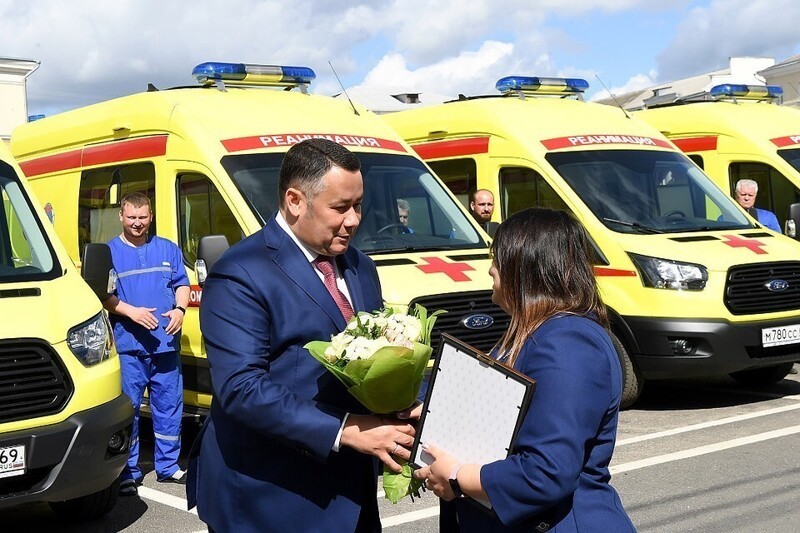 В Тверской области ряд больниц и подразделений МЧС получили новые машины