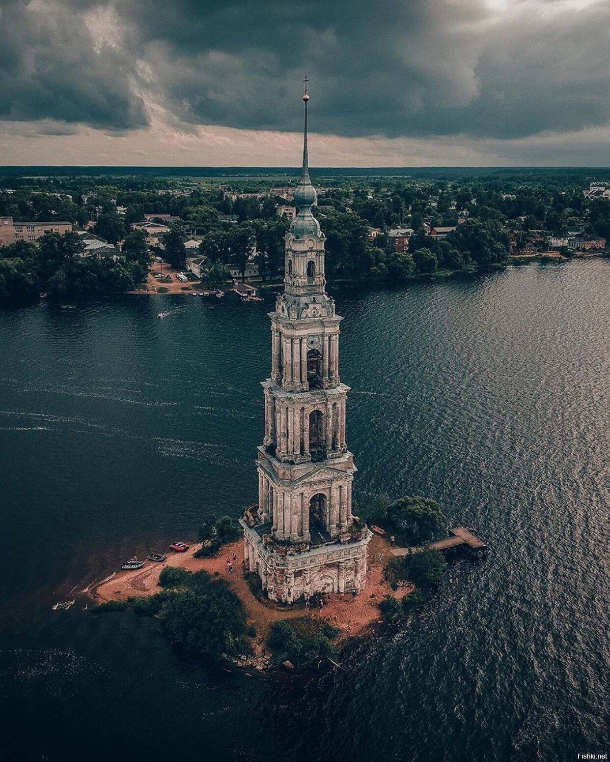 Затопленная колокольня в Калязине, Тверская область