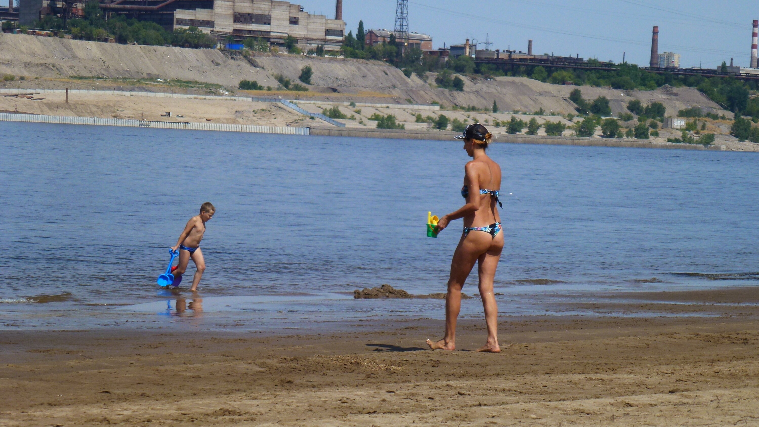 Пляж бобры Волгоград