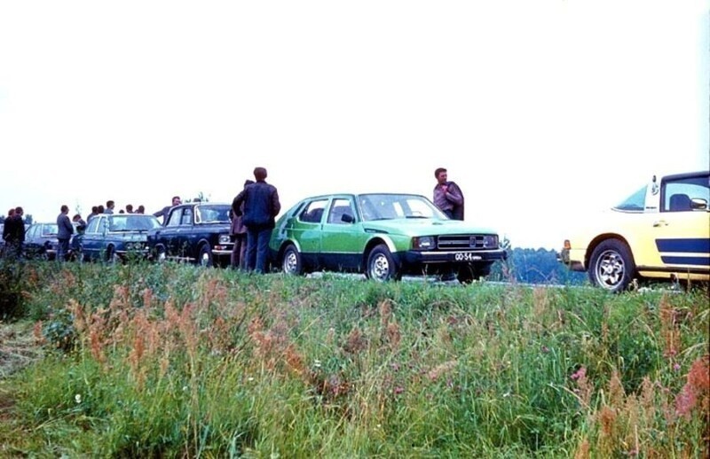 В феврале 1975 года в сжатые сроки (3 недели) был построен полноразмерный макет первого автомобиля в серии — Москвич С-1, также известного как «Меридиан 1700 TS». 
