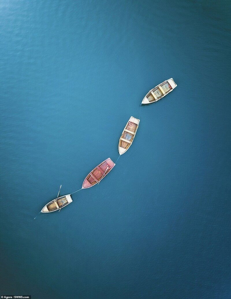 Лодки на воде в Италии: