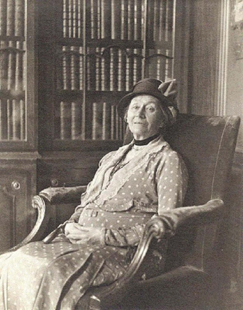 Алиса Харгривз в 1932 году, в возрасте 80 лет