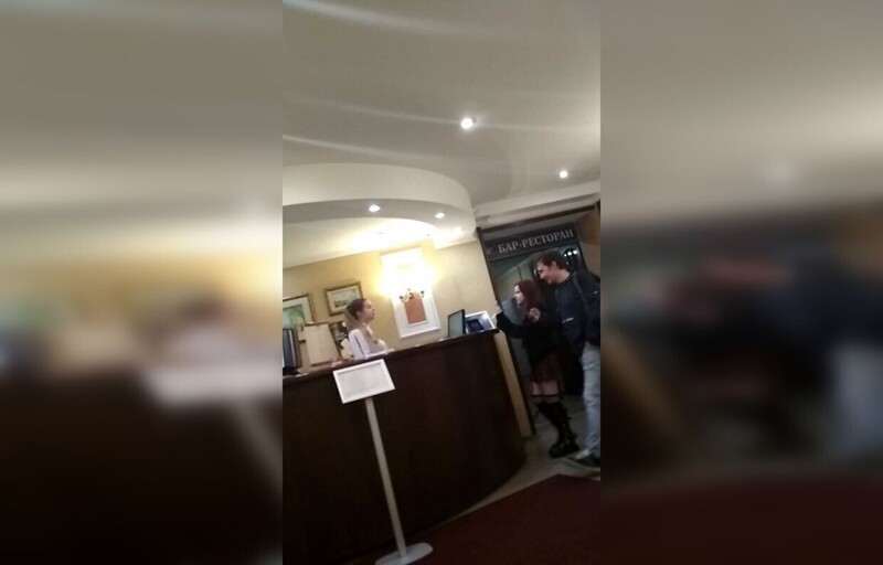 Петербуржцы в шоке! Вебкам-моделька и помощник Резника осеменили набережную