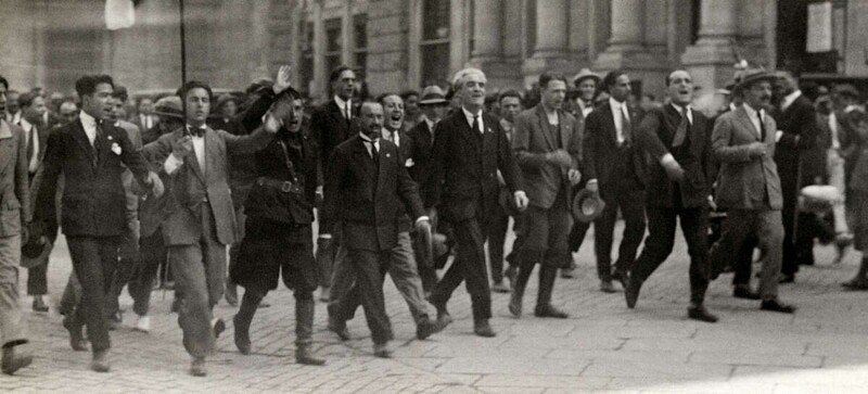 После покушений 1925-26 годов популярность Муссолини стала запредельной