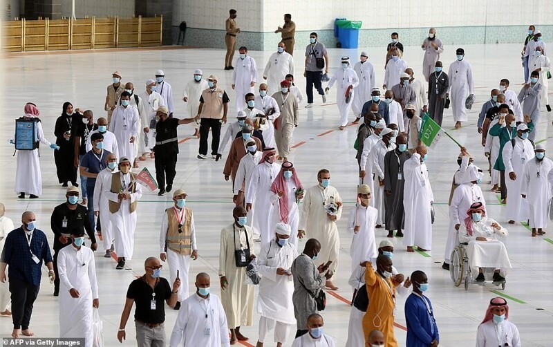 Мусульманские паломники совершили карантинный хадж
