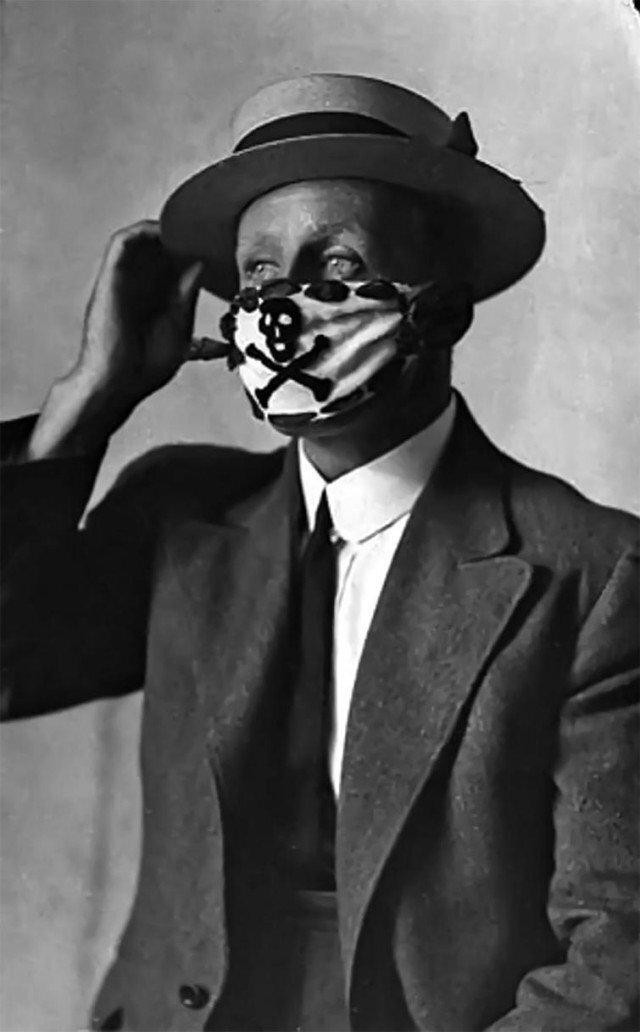 Не 2020 ввел моду на разные маски, а 1918-й, когда пандемия испанского гриппа унесла 50 миллионов жизней