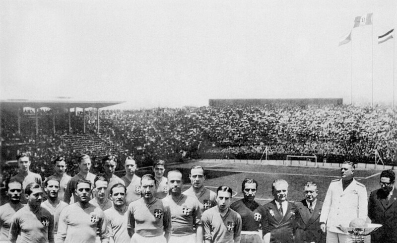 Итальянская команда после победы над чехами